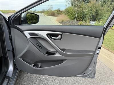 2015 Hyundai Elantra Limited   - Photo 30 - Bucyrus, KS 66013