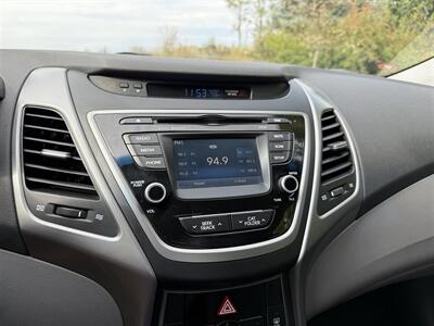 2015 Hyundai Elantra Limited   - Photo 15 - Bucyrus, KS 66013