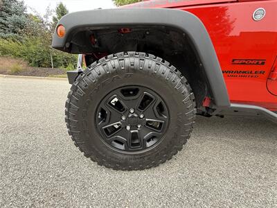 2017 Jeep Wrangler Unlimited Sport S   - Photo 22 - Bucyrus, KS 66013