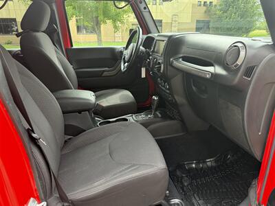 2017 Jeep Wrangler Unlimited Sport S   - Photo 11 - Bucyrus, KS 66013
