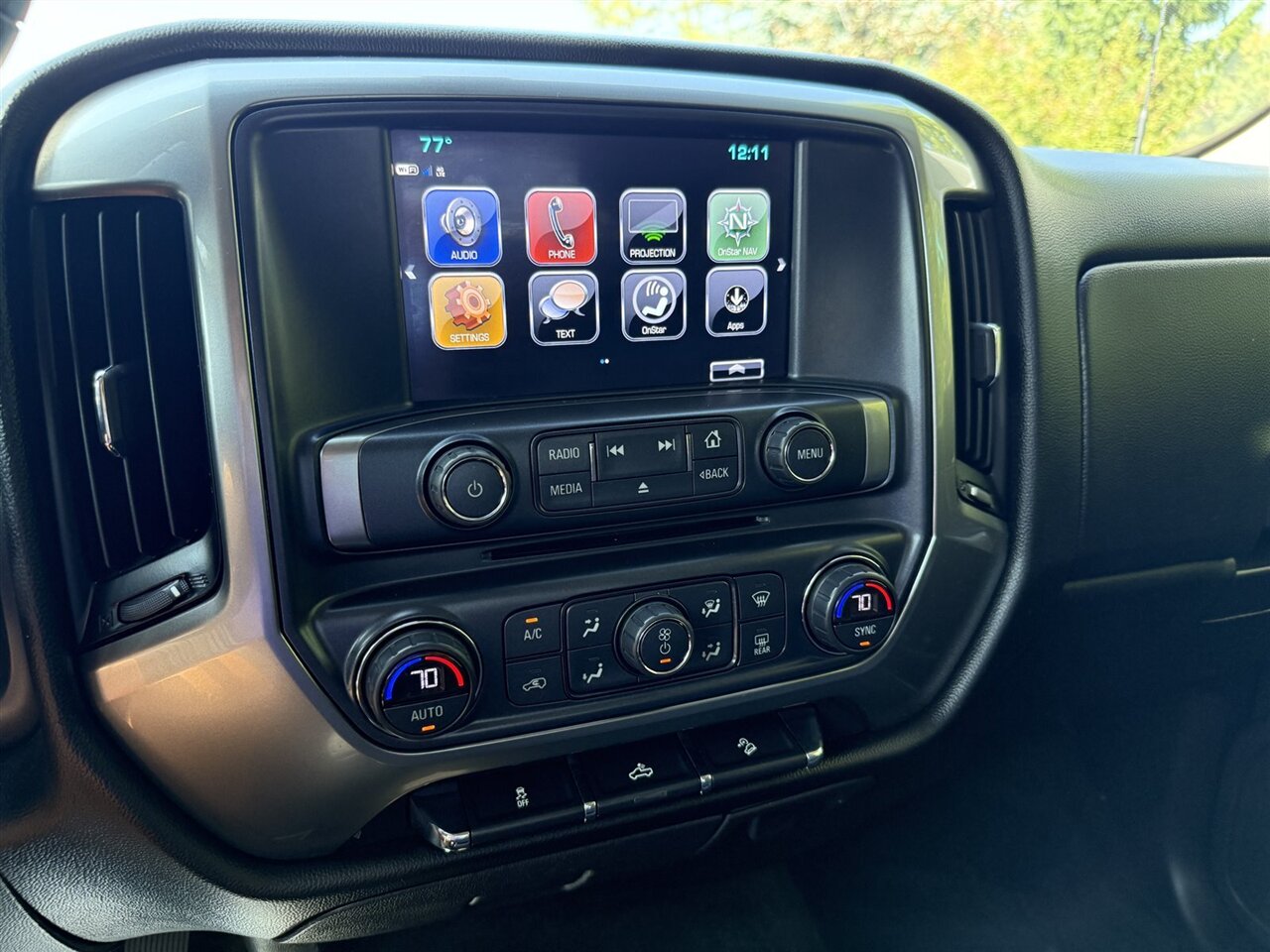 2018 Chevrolet Silverado 1500 LT photo 15