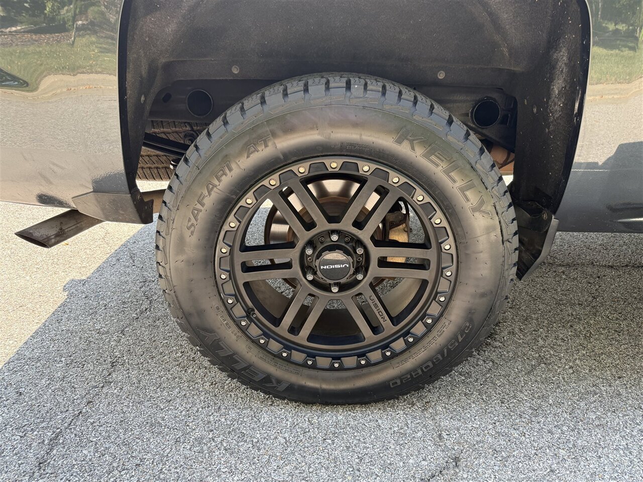2018 Chevrolet Silverado 1500 LT photo 24
