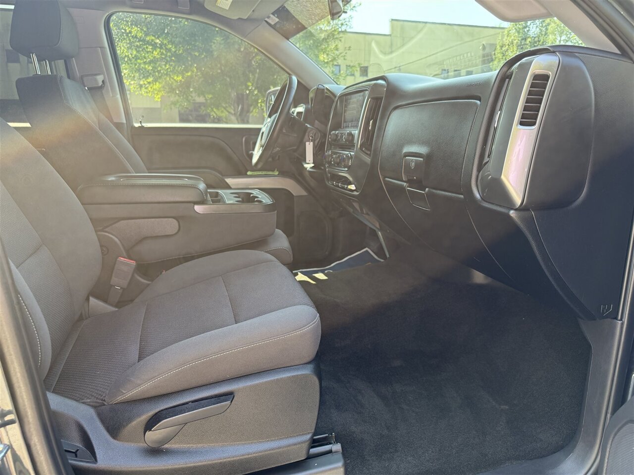 2018 Chevrolet Silverado 1500 LT photo 11