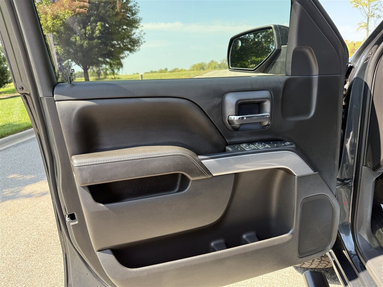2018 Chevrolet Silverado 1500 LT photo 30