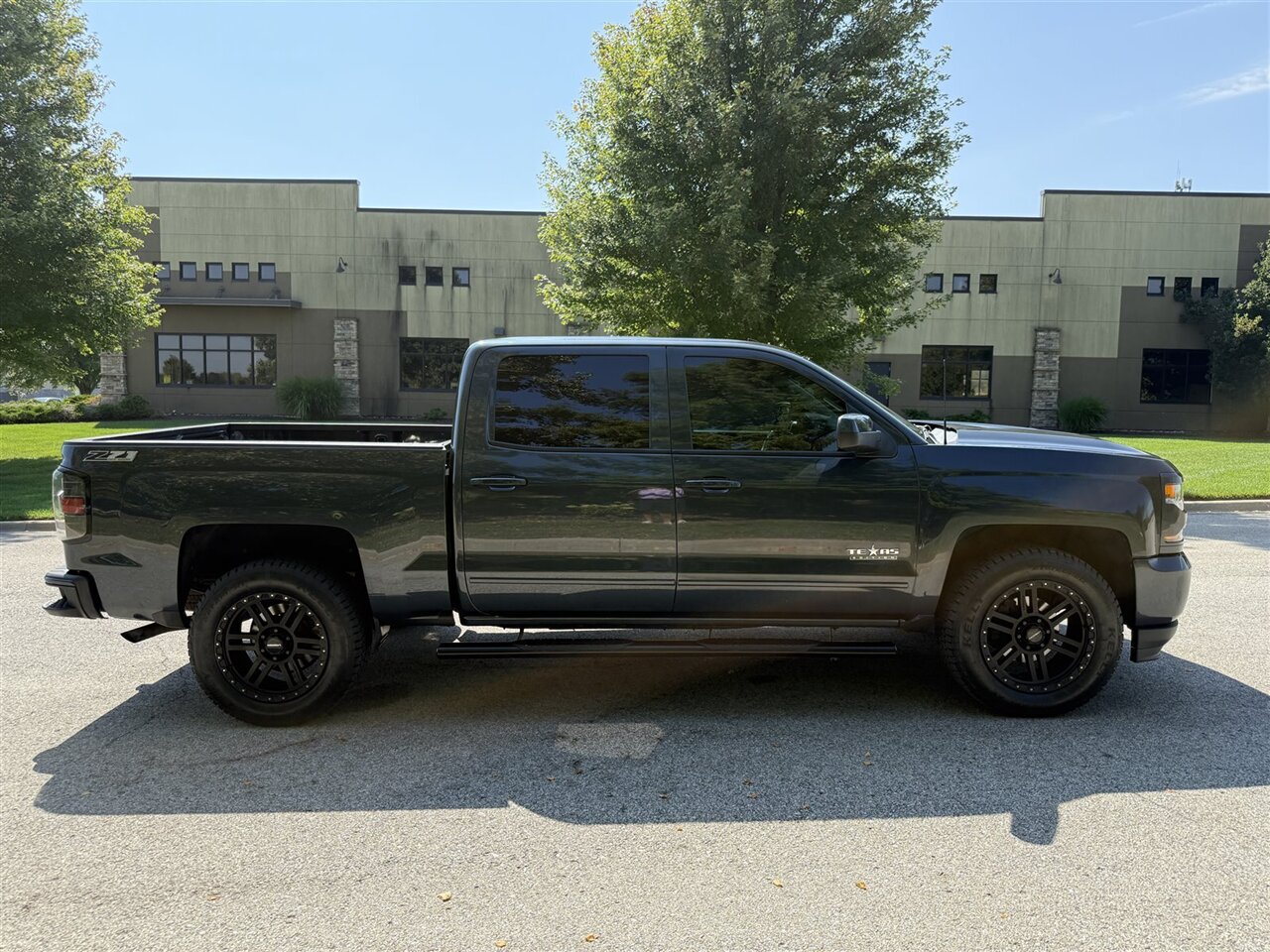 2018 Chevrolet Silverado 1500 LT photo 5