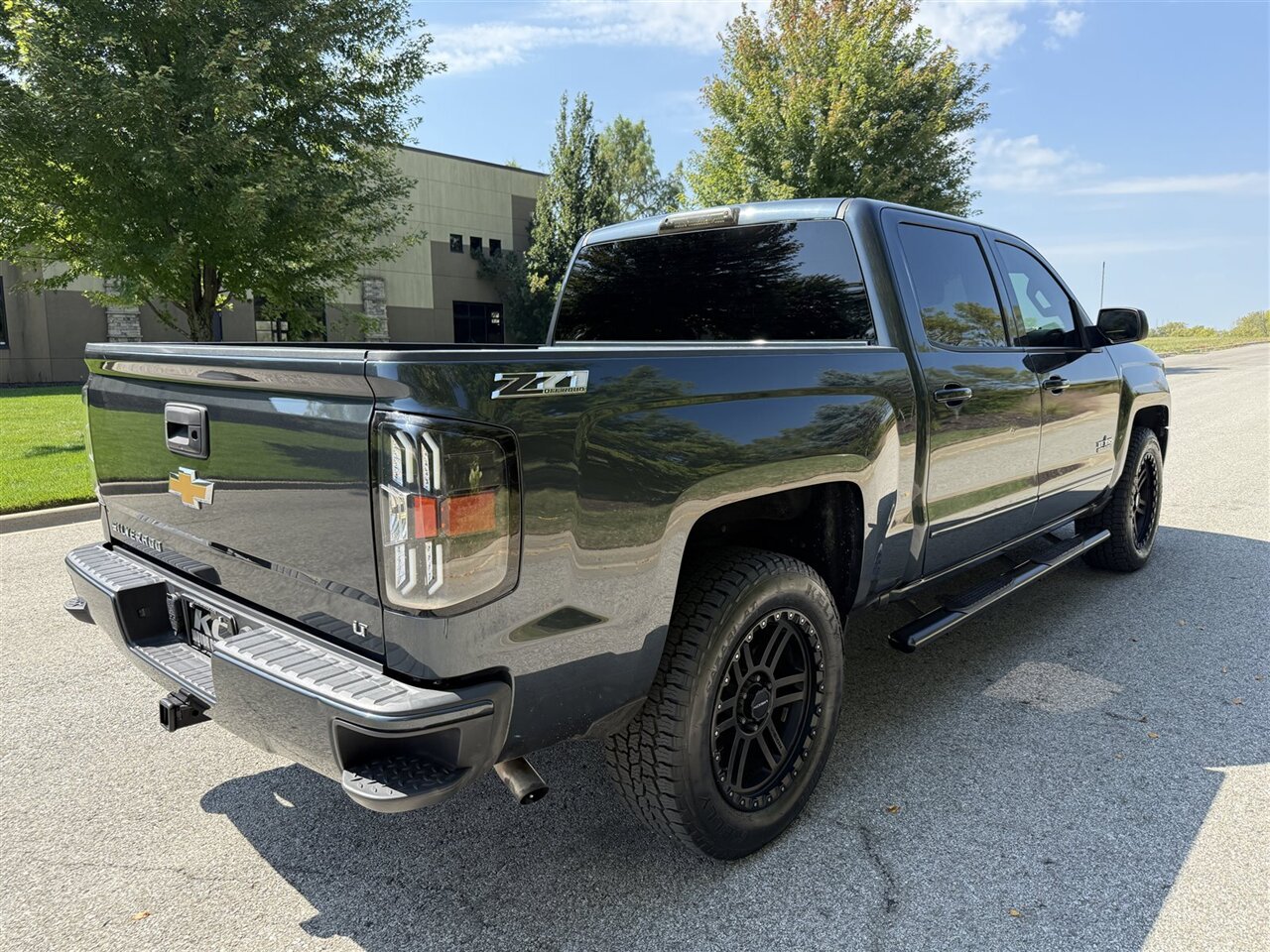 2018 Chevrolet Silverado 1500 LT photo 6