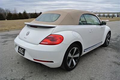 2013 Volkswagen Beetle Convertible Turbo   - Photo 8 - Bucyrus, KS 66013