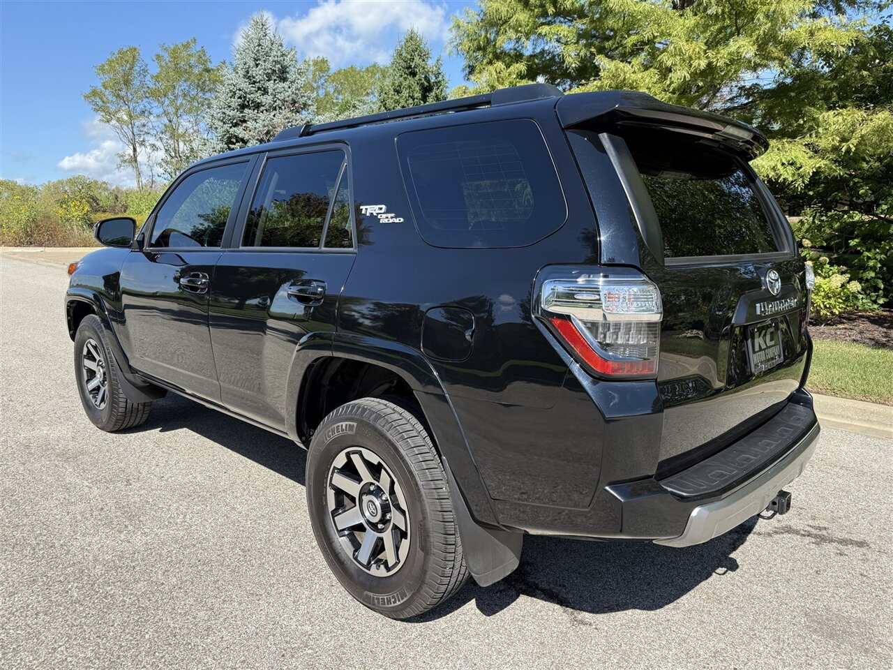 2021 Toyota 4Runner TRD Off-Road photo 6