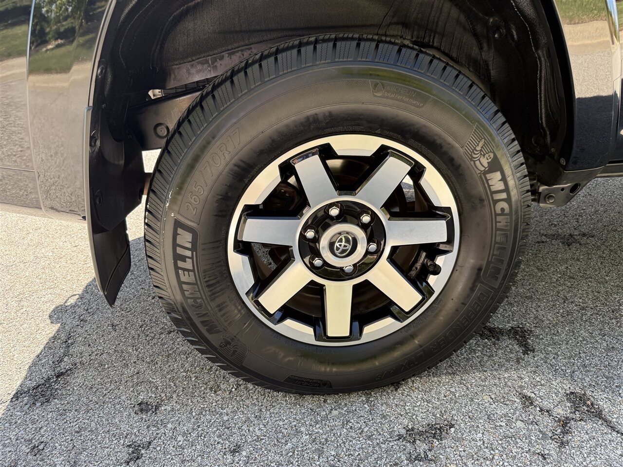 2021 Toyota 4Runner TRD Off-Road photo 24