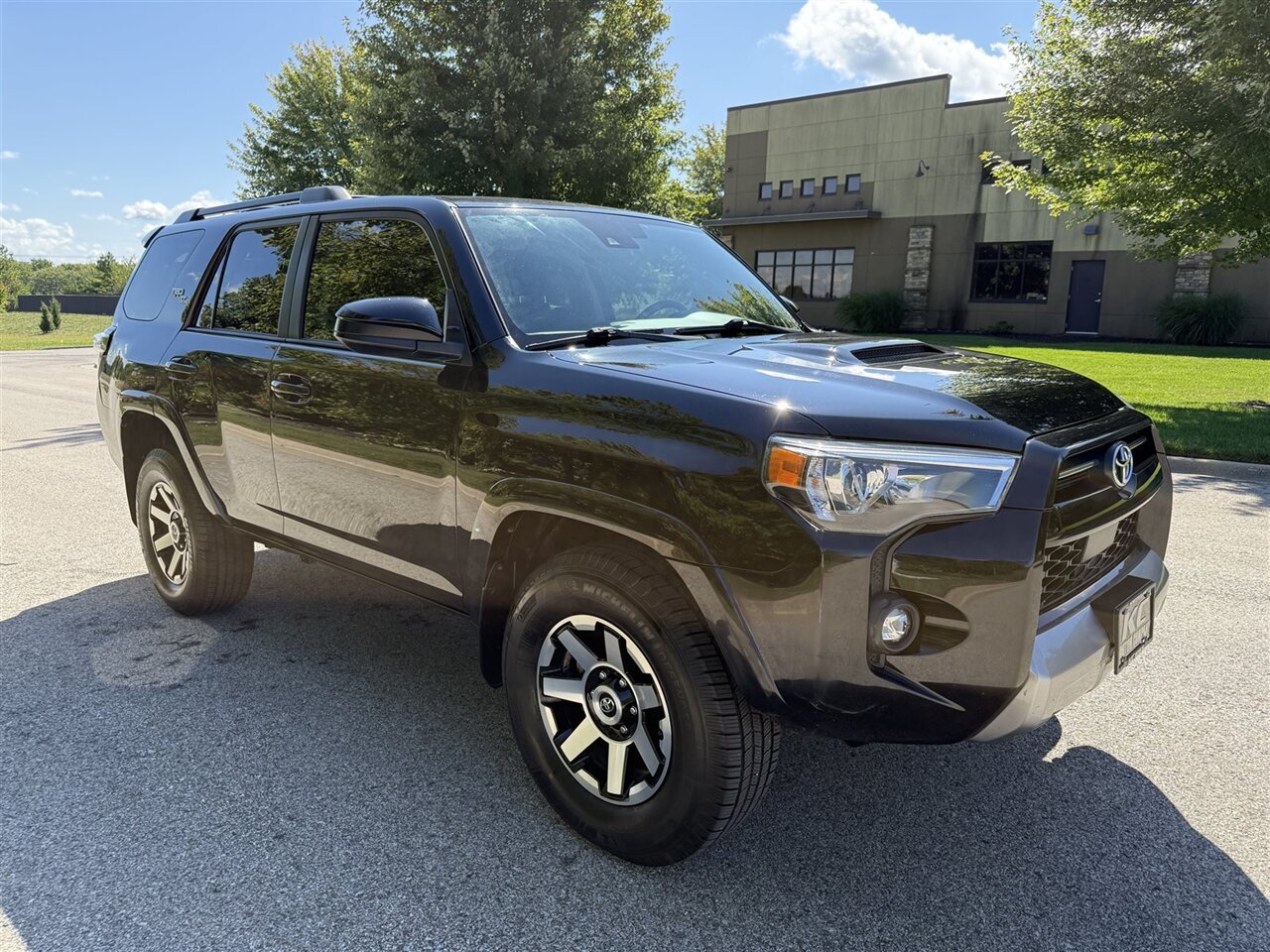 2021 Toyota 4Runner TRD Off-Road photo 2