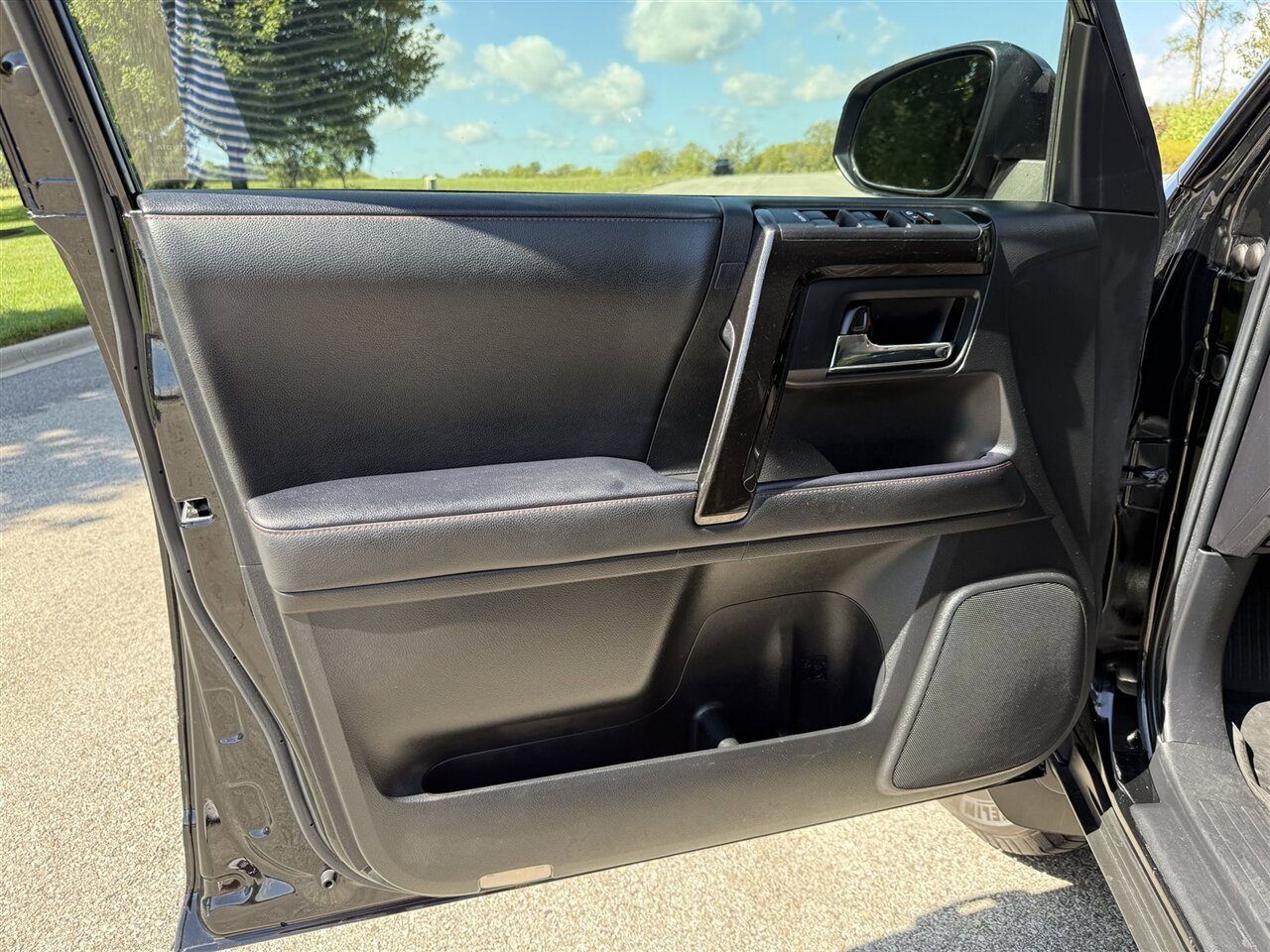 2021 Toyota 4Runner TRD Off-Road photo 29