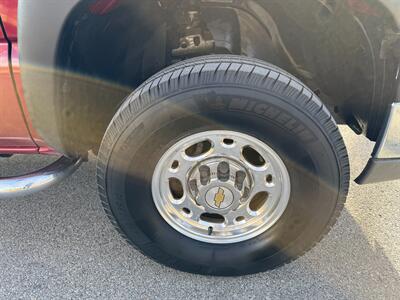 2005 Chevrolet Silverado 2500 LT - Photo 32 - Bucyrus, KS 66013