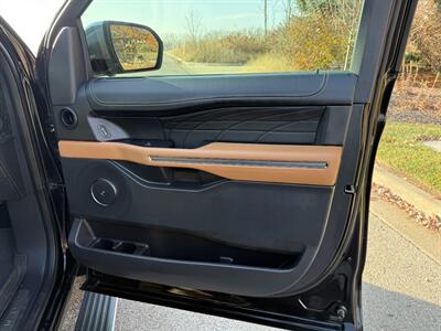 2022 Ford Expedition Platinum   - Photo 32 - Bucyrus, KS 66013