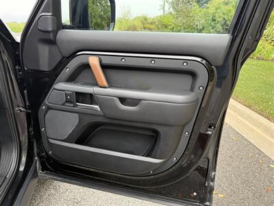 2020 Land Rover Defender 110 X   - Photo 37 - Bucyrus, KS 66013