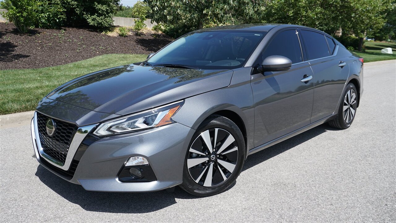 2021 Nissan Altima 2.5 SL - Photo 1 - Bucyrus, KS 66013