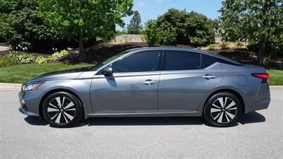 2021 Nissan Altima 2.5 SL   - Photo 2 - Bucyrus, KS 66013