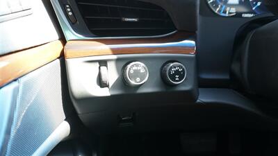 2018 Cadillac Escalade ESV  Premium Luxury - Photo 27 - Bucyrus, KS 66013