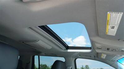 2018 Cadillac Escalade ESV  Premium Luxury - Photo 19 - Bucyrus, KS 66013