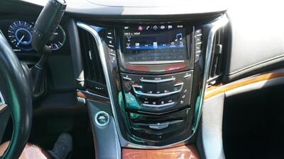 2018 Cadillac Escalade ESV  Premium Luxury - Photo 21 - Bucyrus, KS 66013