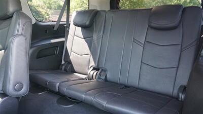 2018 Cadillac Escalade ESV  Premium Luxury - Photo 11 - Bucyrus, KS 66013