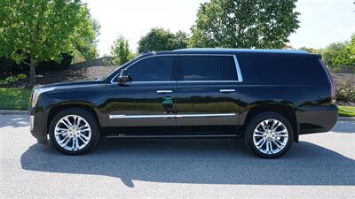 2018 Cadillac Escalade ESV  Premium Luxury - Photo 2 - Bucyrus, KS 66013