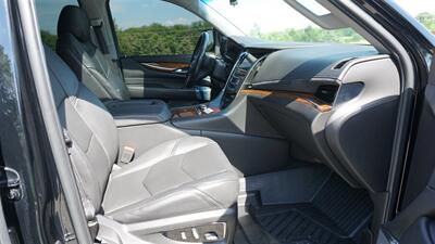 2018 Cadillac Escalade ESV  Premium Luxury - Photo 14 - Bucyrus, KS 66013