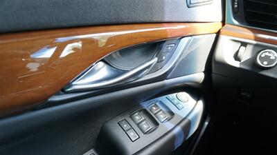 2018 Cadillac Escalade ESV  Premium Luxury - Photo 30 - Bucyrus, KS 66013