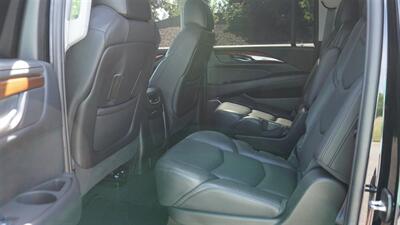2018 Cadillac Escalade ESV  Premium Luxury - Photo 10 - Bucyrus, KS 66013