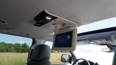 2018 Cadillac Escalade ESV  Premium Luxury - Photo 17 - Bucyrus, KS 66013