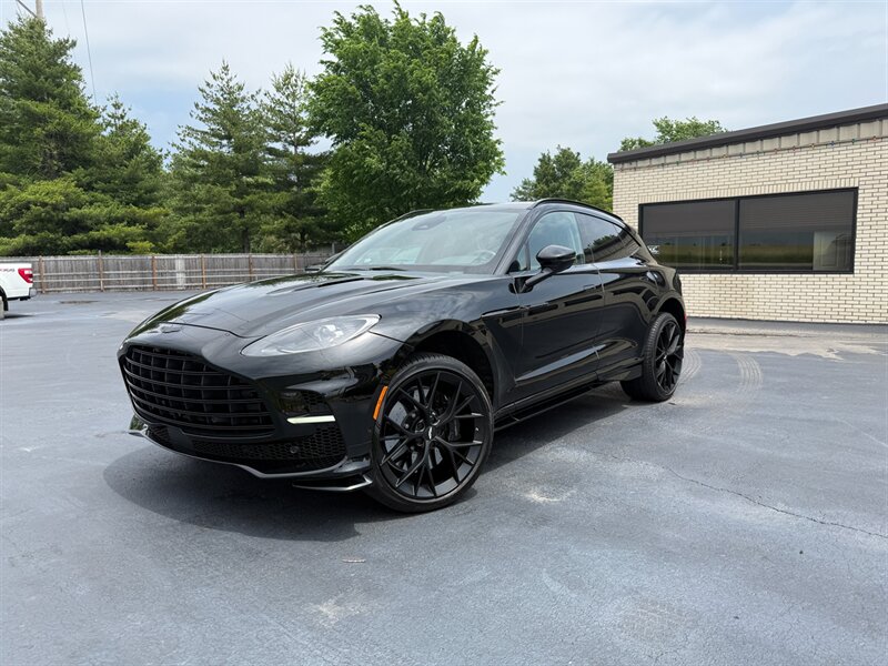 2025 Aston Martin DBX 707  