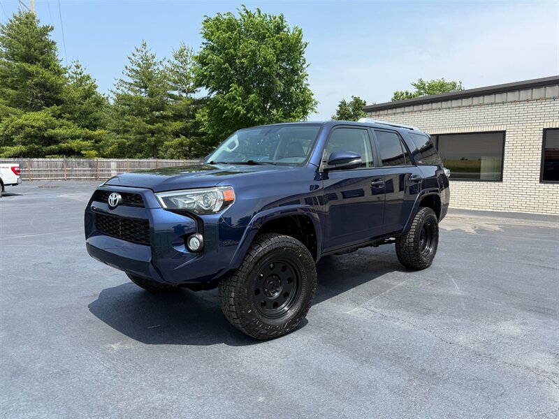 2017 Toyota 4Runner SR5 Premium 4x4 V6's photo