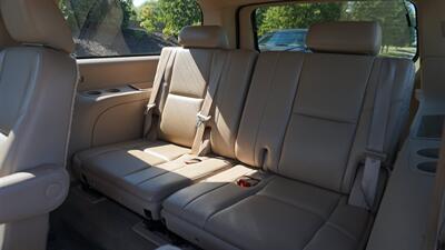 2013 Chevrolet Suburban LTZ 1500   - Photo 11 - Bucyrus, KS 66013