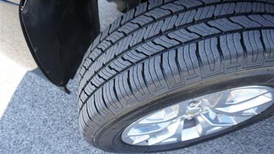 2013 Chevrolet Suburban LTZ 1500   - Photo 33 - Bucyrus, KS 66013