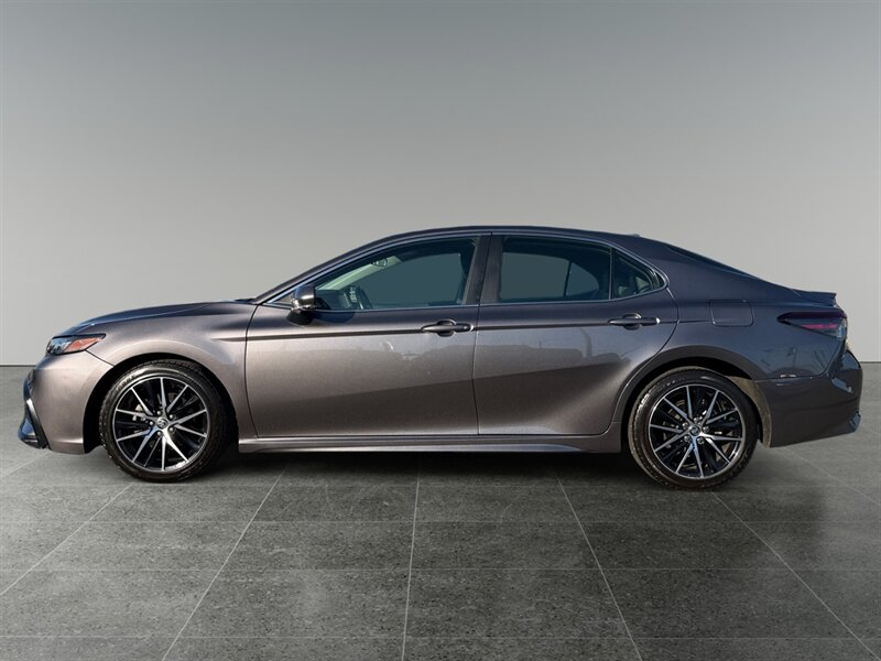 2021 Toyota Camry AWD SE  