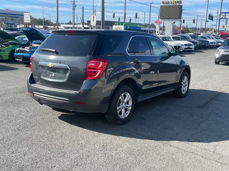 2017 Chevrolet Equinox LS photo 4