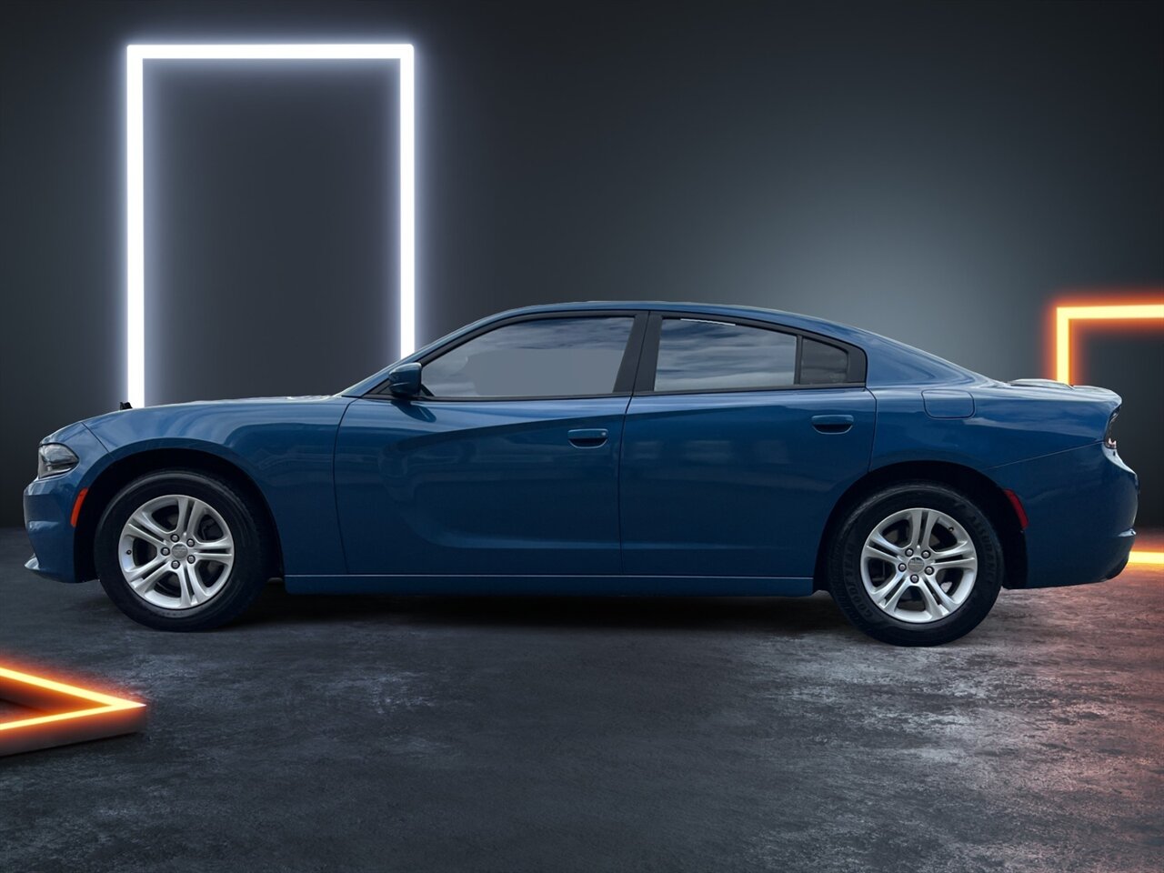 2021 Dodge Charger SXT photo 2