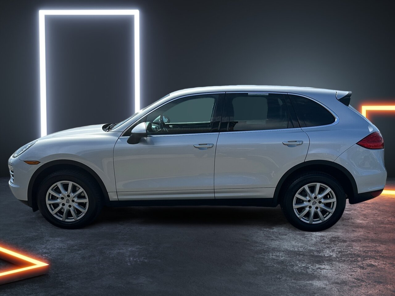 2014 Porsche Cayenne Turbo photo 2