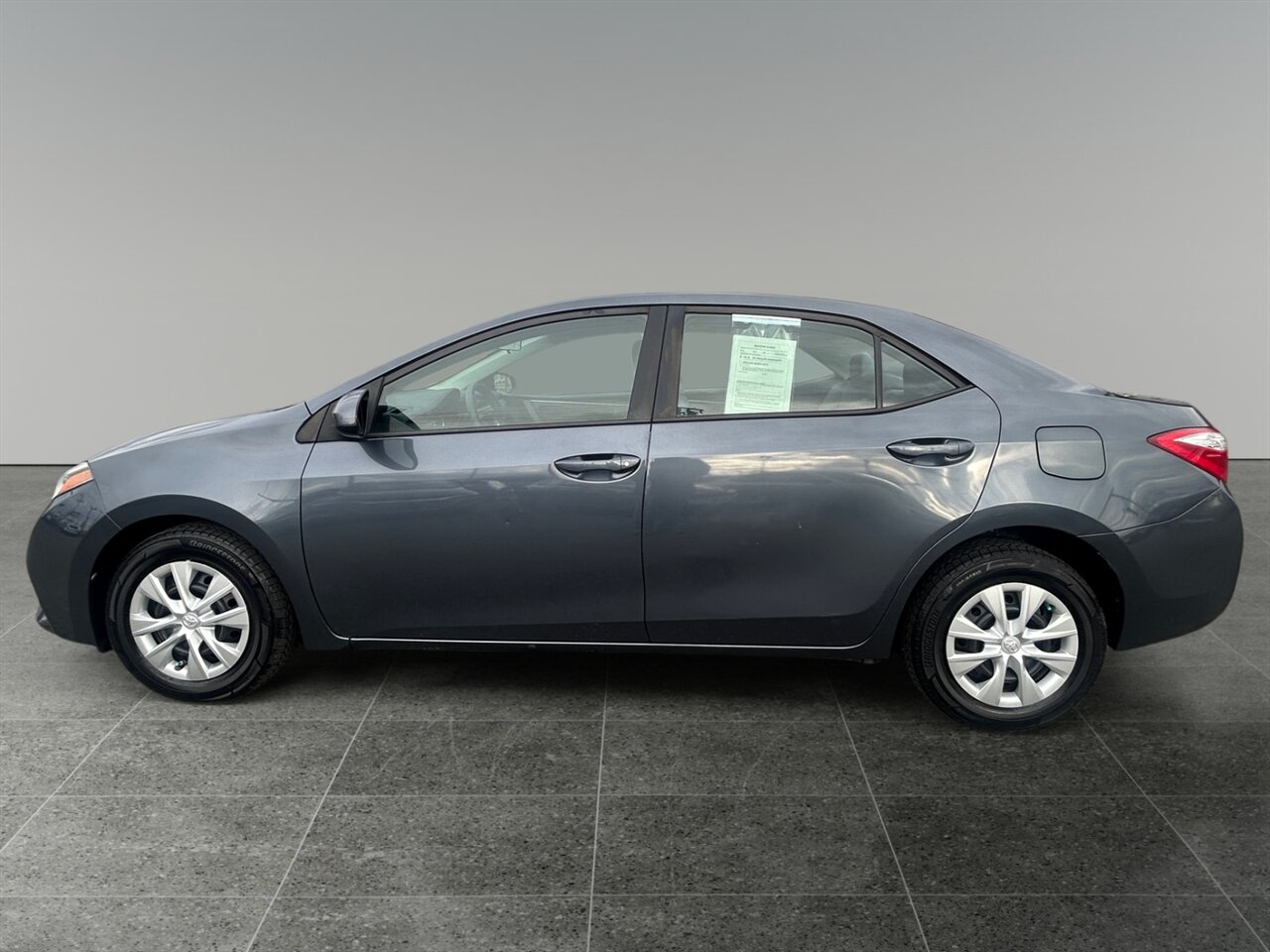 2016 Toyota Corolla L photo 2