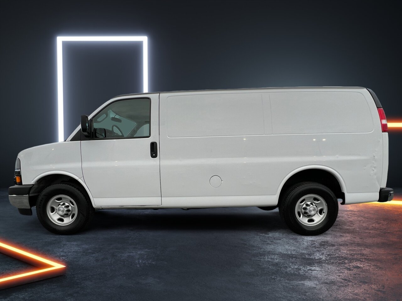 2018 Chevrolet Express Cargo 2500 photo 2