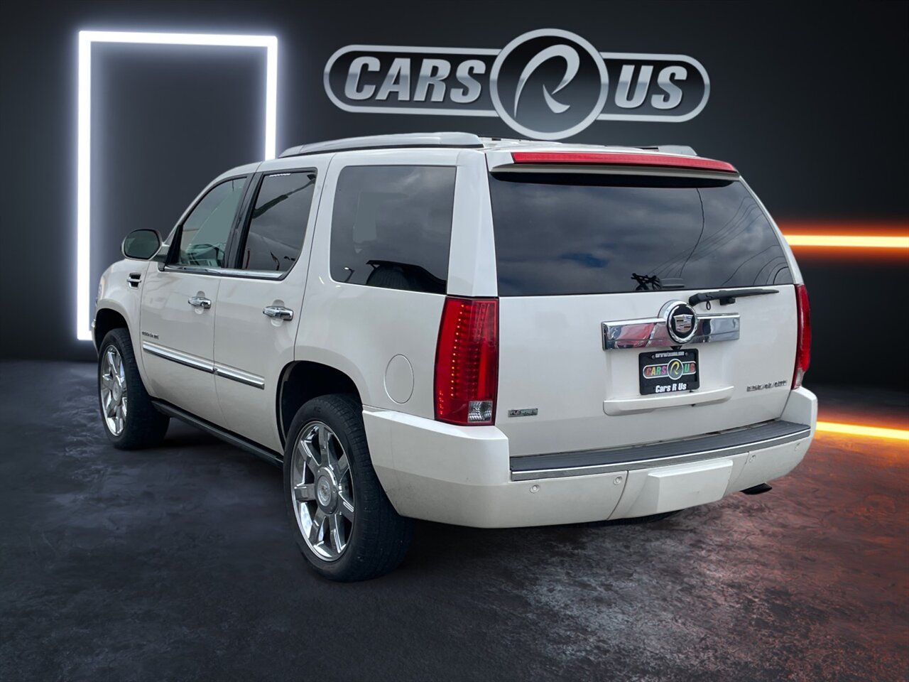 2012 Cadillac Escalade Luxury photo 2