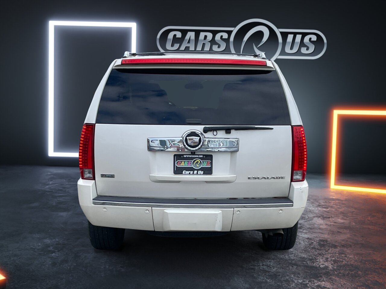 2012 Cadillac Escalade Luxury photo 3