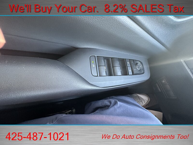 2024 Toyota Prius LE   - Photo 26 - Woodinville, WA 98072