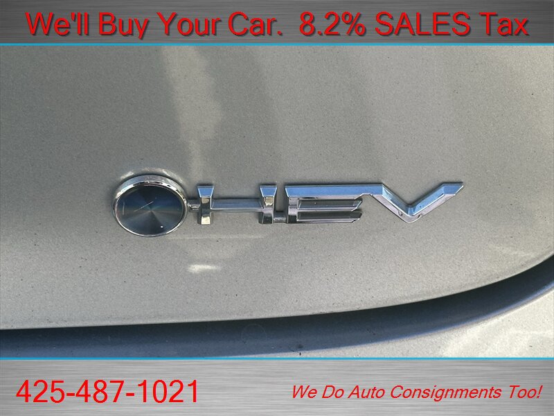 2024 Toyota Prius LE   - Photo 11 - Woodinville, WA 98072