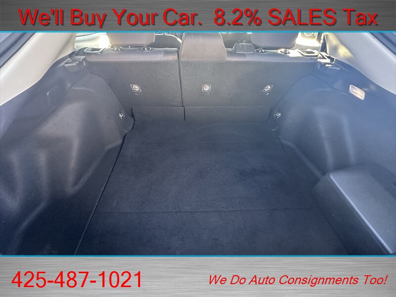 2024 Toyota Prius LE   - Photo 12 - Woodinville, WA 98072