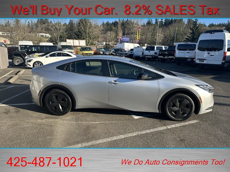 2024 Toyota Prius LE   - Photo 4 - Woodinville, WA 98072