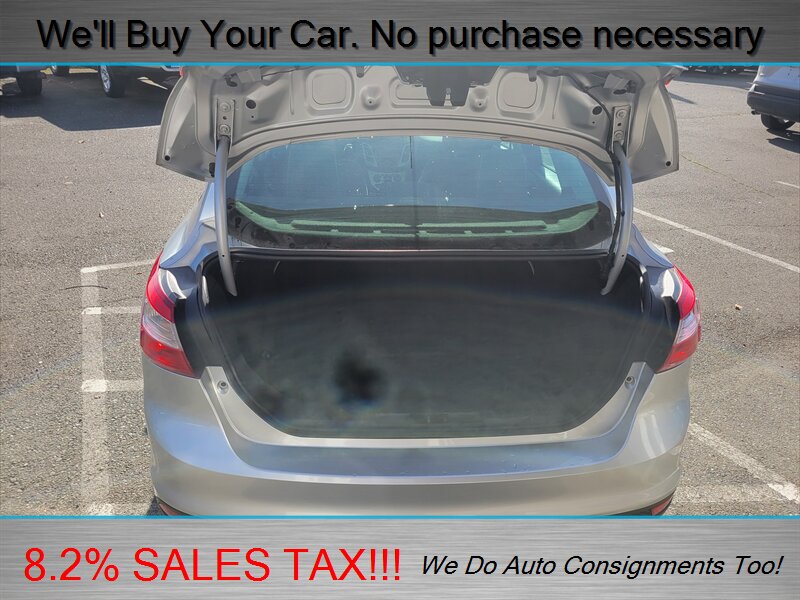 2013 Ford Focus SE  5 SPEED MANUAL - Photo 10 - Woodinville, WA 98072