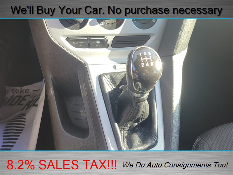 2013 Ford Focus SE  5 SPEED MANUAL - Photo 15 - Woodinville, WA 98072