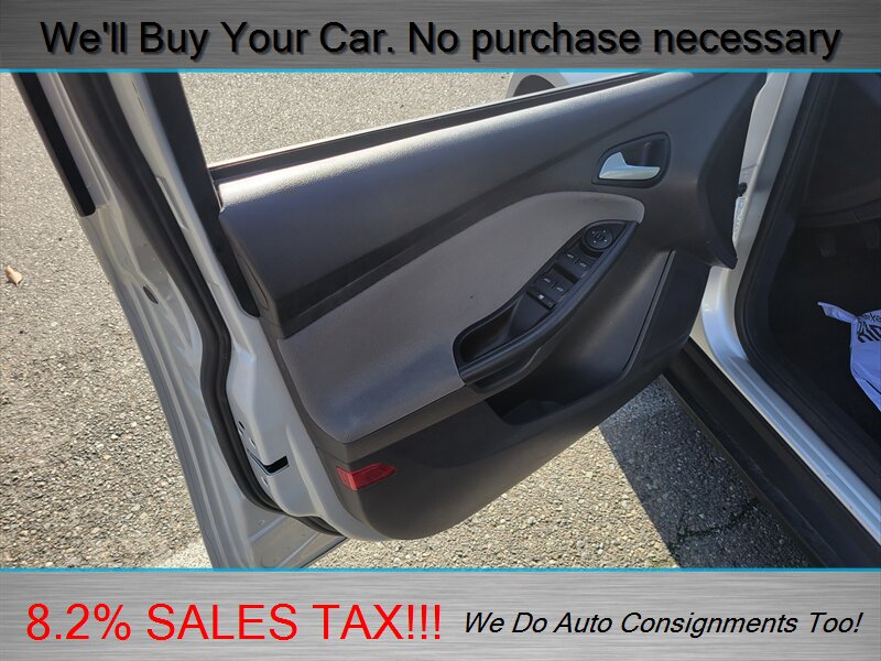 2013 Ford Focus SE  5 SPEED MANUAL - Photo 8 - Woodinville, WA 98072