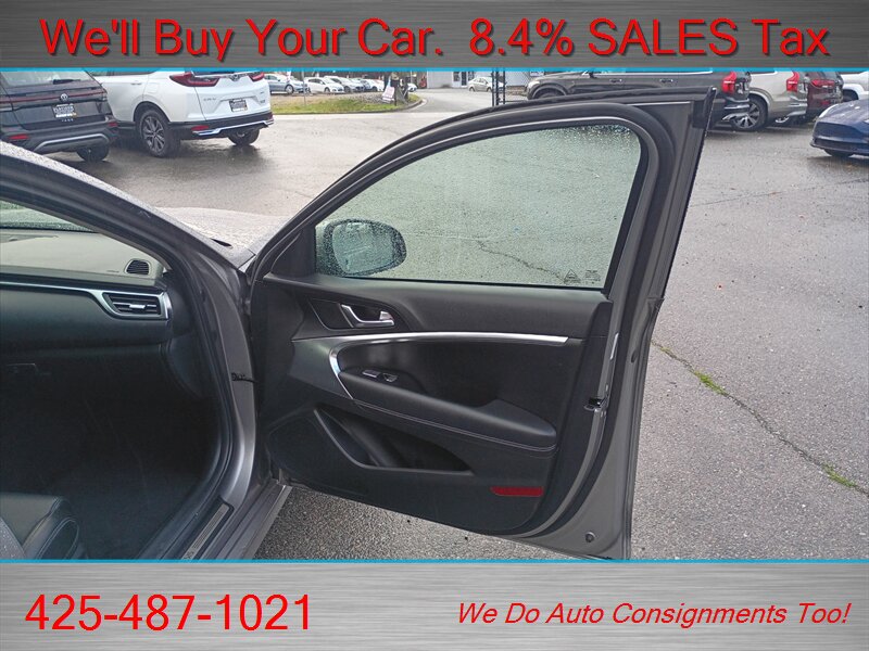 2025 Genesis G70 2.5T Standard - Photo 11 - Woodinville, WA 98072