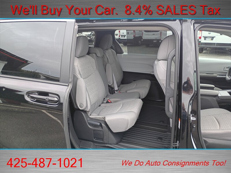 2025 Toyota Sienna LE 8-Passenger  LOW LOW MILES HYBRID 8 PASS - Photo 13 - Woodinville, WA 98072